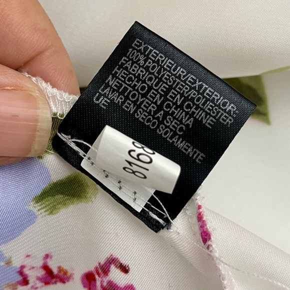 Tahari. Arthur S Levine. Floral, Sleeveless, Faux Tie, Satiny Feel. Spring Top. - Picture 5 of 10